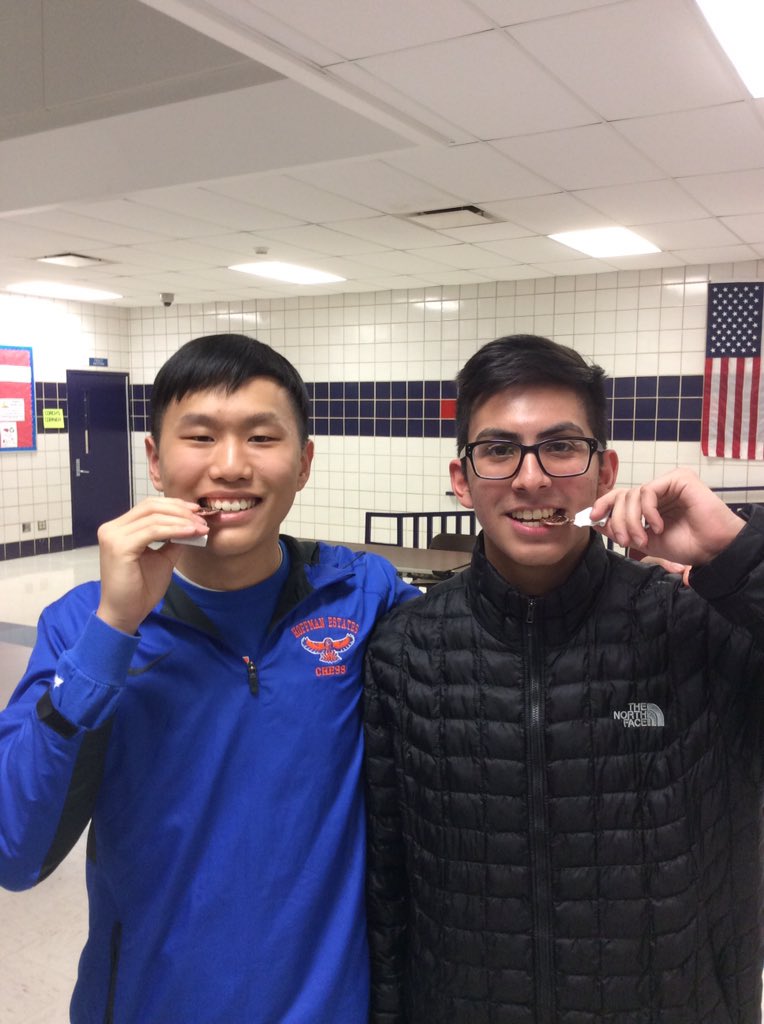 HehsChess's tweet photo. Jonathan Kim wins 3rd Place on 1st board and Jordi Renteria wins 3rd Place on 7th board at the conference tournament! Congratulations to both of them! Good overall performance by the team winning 2 matches. #HEHSchess #Checkmate https://t.co/s4YNnXfAkd