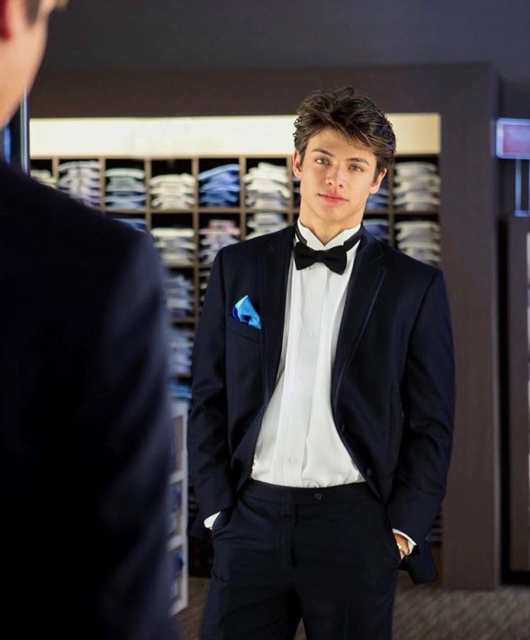 OpulentColton's tweet photo. I still want you when I’m in my tuxedo. https://t.co/tkYX5t1rlZ