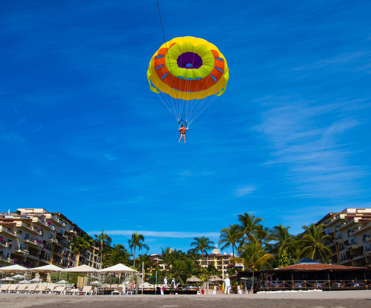 ¡Este sábado atrévete a sentir la adrenalina por los cielos de Velas Vallarta!