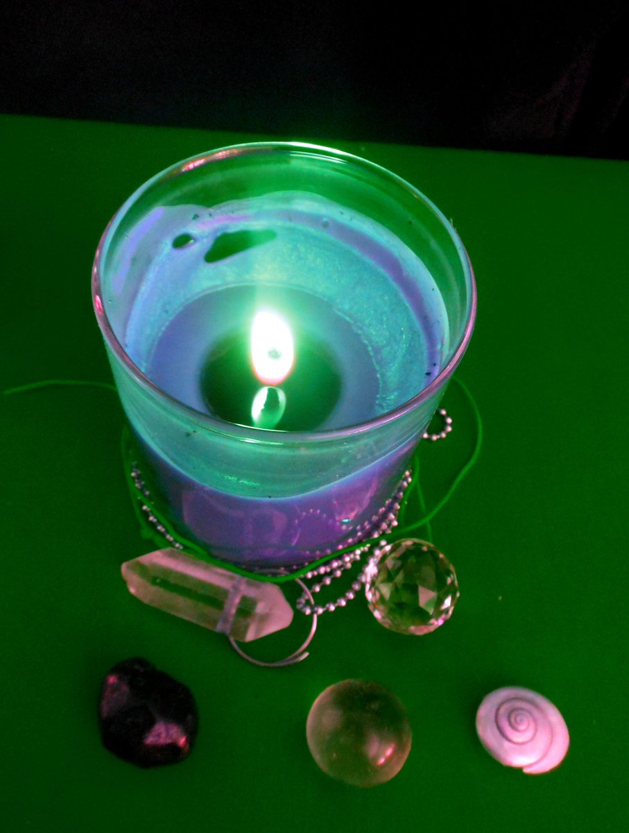 shellzfairy's tweet photo. Candle with crystals ๐ฏ๏ธโจ. Clear quartz with black obsidian and seashell
#candle #flame #greencandle #pinecandle #crystals #altar #shrine #quartz #quartzcrystals #decorative https://t.co/KMpKulJ542