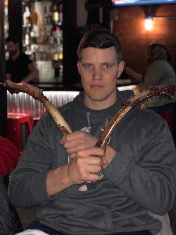 AlexLasryWI's tweet photo. 150oz of Steak later... #sotmc #59 (no animals were hurt in the making of this dinner) https://t.co/kBS4VCEhWv