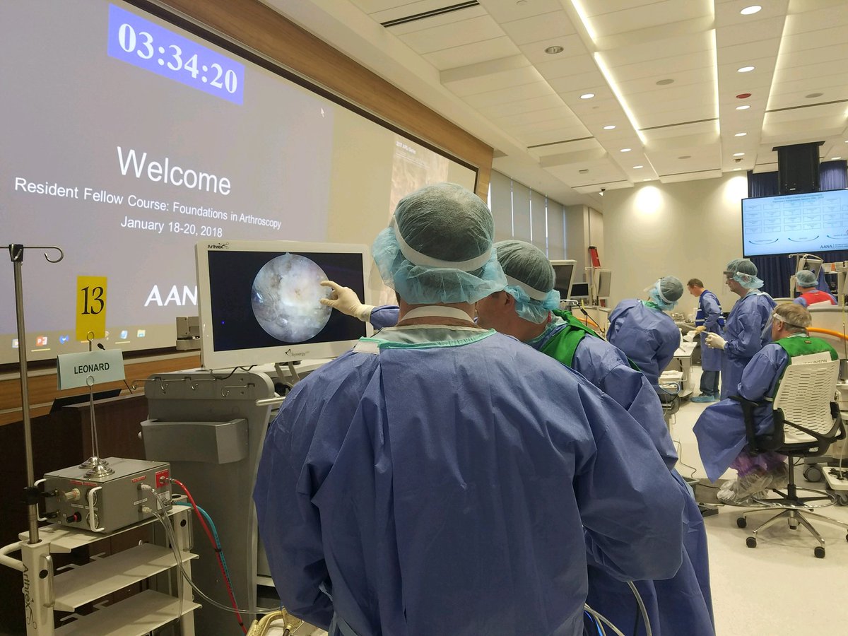 AANAORG's tweet photo. Still going strong at #shoulderday learning subacromial decompression #scapchat #topshelf #raspbutnotleast #aanaorg https://t.co/F4xb1kprpN