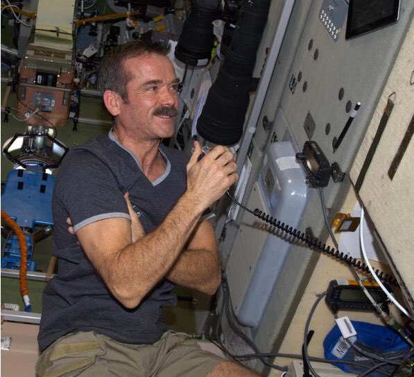 Chris Hadfield tweet media