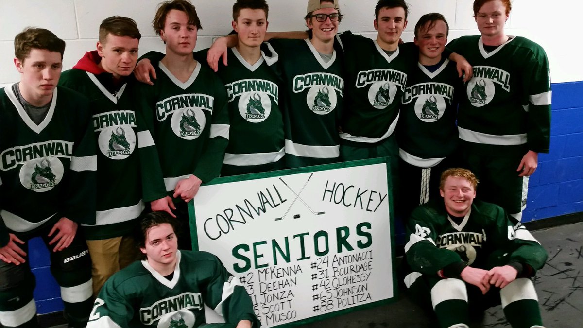 Thank you to everyone who came out for our senior night even tho <a href="/washypuck/">Washy Ice Hockey</a> decided to ruin it #washyhatesmoms