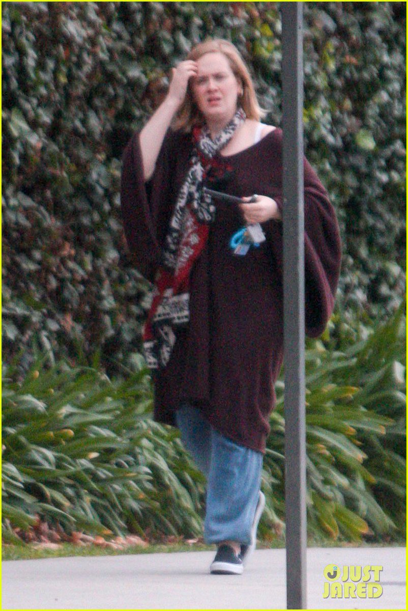 onadeleoficial's tweet photo. #ReportNew
@Adele fue vista la mañana de este sábado por las calles de Los Ángeles.
#MuchoMas #OnAdele https://t.co/KIcoYGRjFu