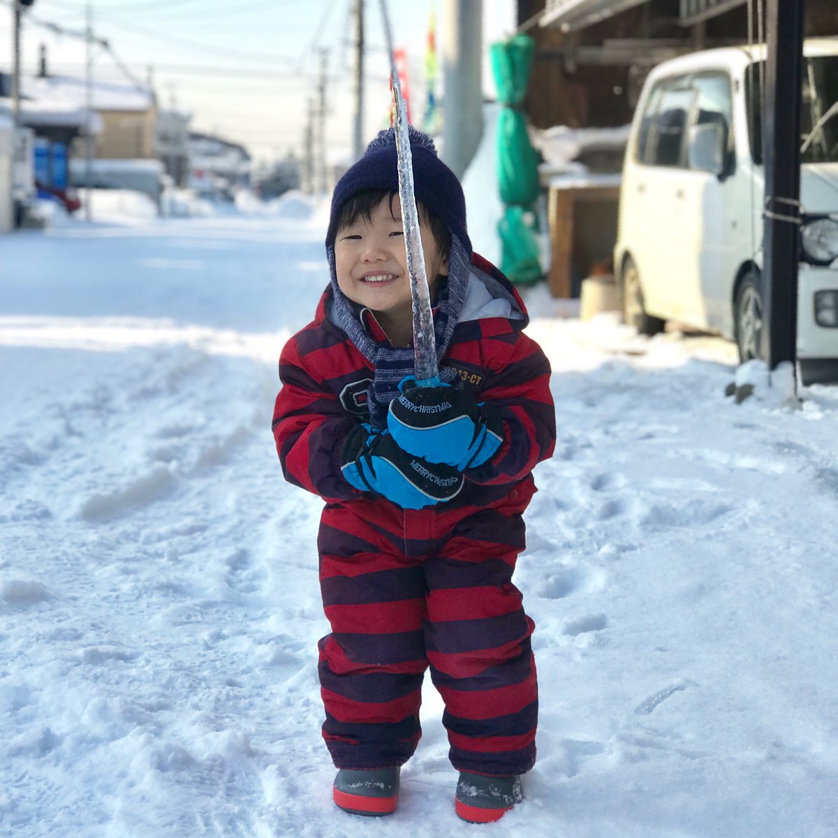 Tatsumune Miyata Wpt Japan On 21 09 18 旭川に帰省 息子と雪遊び 近所でつららを獲ったり スタルヒン球場のスノーパークでチューブ滑りをしたりと 冬を満喫しています 娘は小さいので雪遊びは来年からかな じじばばやいとこに可愛がられ