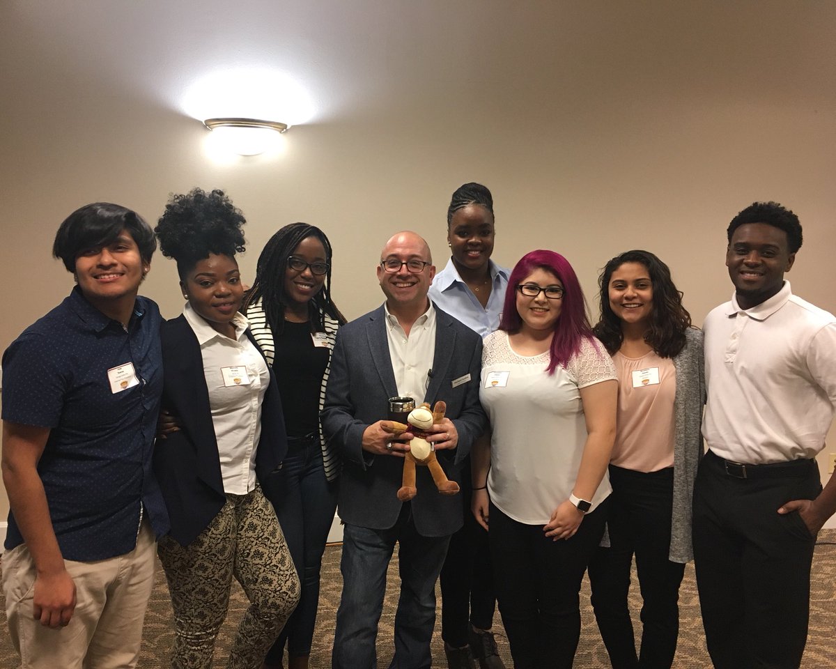 KDChi_AlphaNu's tweet photo. A big thank you to Michael Ayalon for being the keynote speaker for the Greek Leadership Retreat! We learned a lot of helpful methods on how to improve our chapters 👍🏼 #GreekMustangs @GreekUniversity https://t.co/nN9ebRdtlV