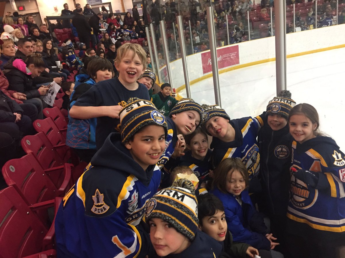 KarenSweet9's tweet photo. Who needs seats when you’re with friends?! #PC033 at #coachesgame @PC_Storm_Hockey #gostormgo #BrianvsDerek https://t.co/pOOkoIwpMs