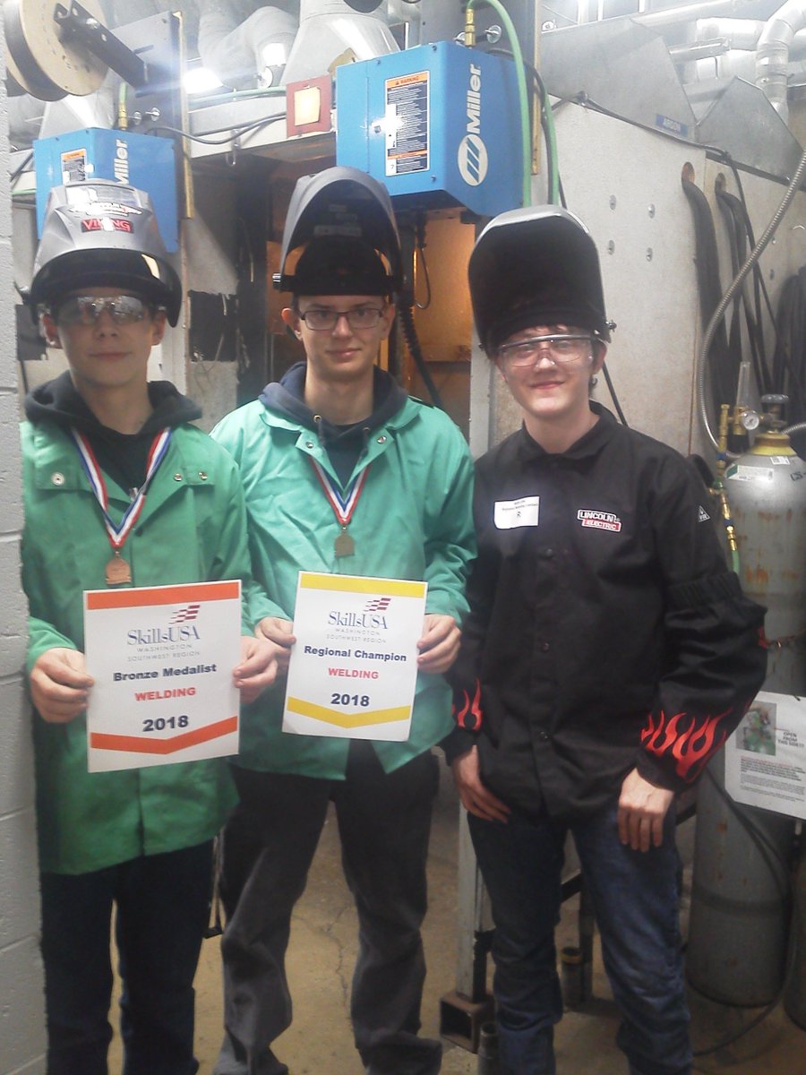 BGHS_Welding's tweet photo. 3rd, 1st, and 4th (left to right) At the Regional Skills USA Welding contest at LCC.

Good job! https://t.co/7Q7yngfOvy