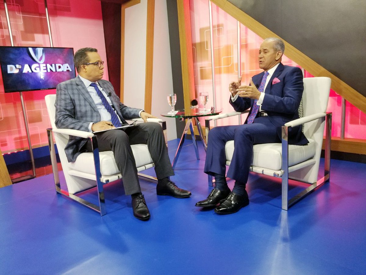 El director del DNI, almirante retirado Sigfrido Pared Pérez me acompaña este domingo en el programa D'AGENDA.
9AM POR <a href="/Telesistema11/">Telesistema11</a> y 10AM POR CORAL CANAL 39.
