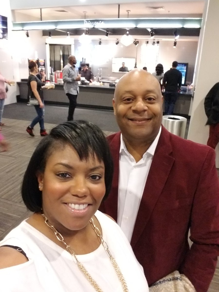 kb2brooks's tweet photo. About to listen to some smooth R&B!
#Date4 #Doing52datesthisyear https://t.co/htujiXvFrl