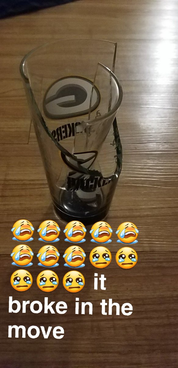 KaylaRod97's tweet photo. So sad, ive looked everywhere and i cant find the same exact cup @packers https://t.co/5bZbBXWrTU