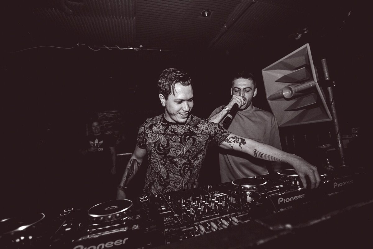 dillonnathaniel's tweet photo. @themidchicago was fucking unreal. I love Chicago, the birthplace of house. #Letbefriends @habstrakt @DestructoHARD https://t.co/EQScl2ibOQ