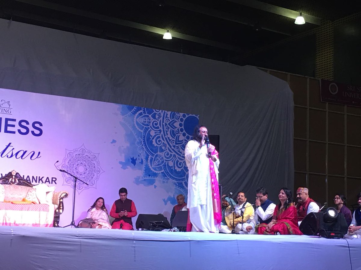 ArtOfLivingNTC's tweet photo. Thousands of people join Happiness Mahotsav with Gurudev in Tyagraj Stadium, New Delhi. 

#HappinessMohatsav #HappinessProgram #WithGurudev #TransformingLives https://t.co/yBzXYU9GwR