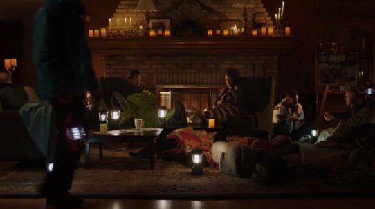 hallmarkchannel's tweet image. The roads are closed! Luckily Meg @RukiyaBernard and Sean @DewshaneW have each other to get through the storm. #OneWinterWeekend #Winterfest