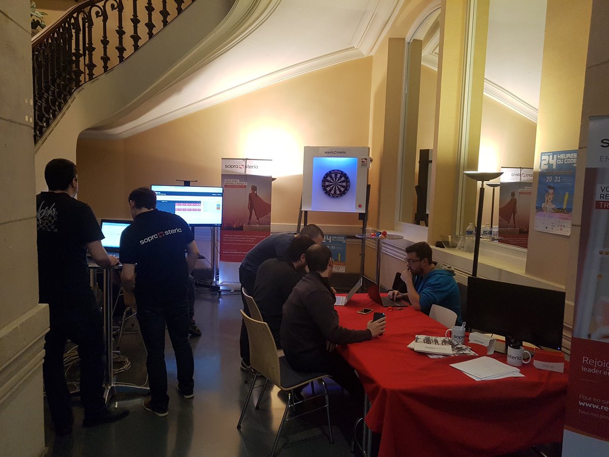 melkhayati0's tweet photo. Les équipes sont toujours à fond à H-2 de la fin. Les tests de leurs développements sont en cours 
@SopraSteria_RH 
#24hducode #24hcode https://t.co/aayXQxEnjR