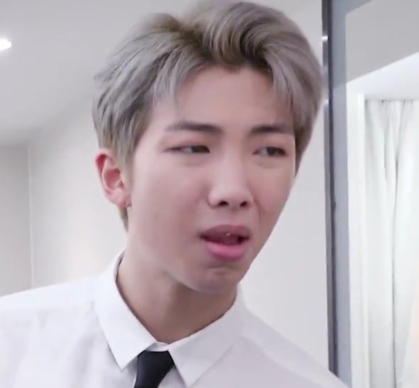 REFUL_twt's tweet photo. 김남준 표정변화

1. ?
2. ?!?!?!
3. !!!!!!!!!!!!!!!!!!!
4. 후엥 남듀니 이고 안 모글래 ㅠ

이거 아니냐고ㅋㅋㅋㅋㅋㅋㅋㅋㅋㅋㅋㅋㅋㅋㅋㅋㅋㅋ https://t.co/fsYEtgNcCN