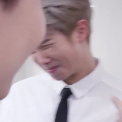 REFUL_twt's tweet photo. 김남준 표정변화

1. ?
2. ?!?!?!
3. !!!!!!!!!!!!!!!!!!!
4. 후엥 남듀니 이고 안 모글래 ㅠ

이거 아니냐고ㅋㅋㅋㅋㅋㅋㅋㅋㅋㅋㅋㅋㅋㅋㅋㅋㅋㅋ https://t.co/fsYEtgNcCN