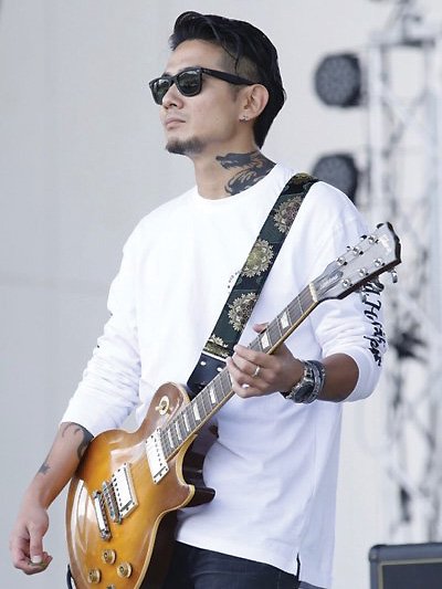 tiny products 京都西陣織 金襴生地使用 和柄ギターストラップ 使用