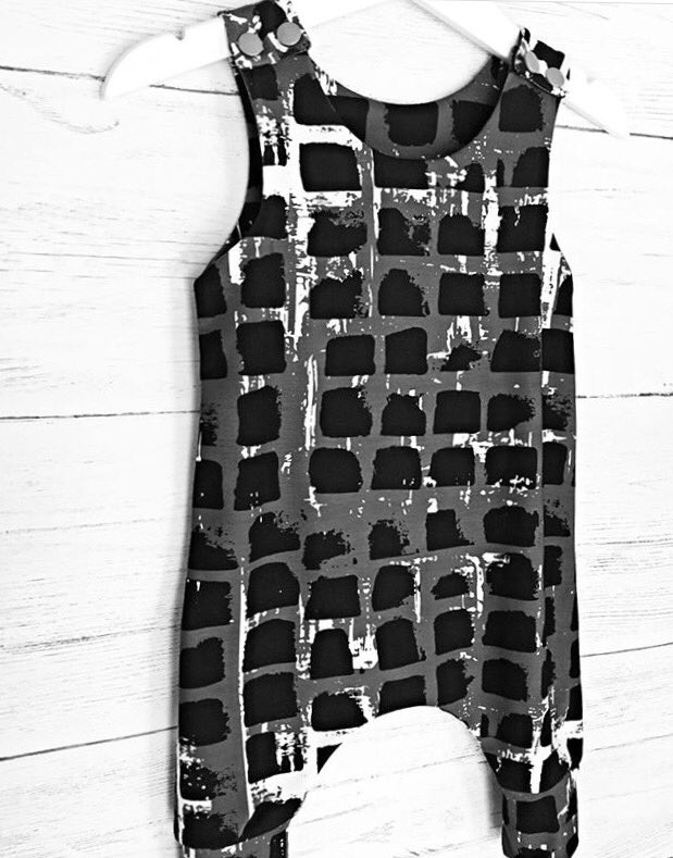 gemmacbstudio's tweet image. How gorgeous is this romper in my brush strokes pattern by UK indie brand rowen and me! 🖤