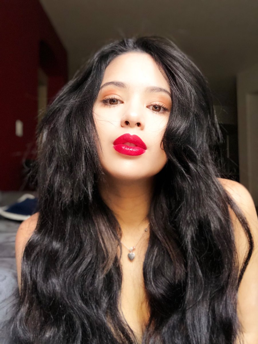 BridgeTunnelCom's tweet photo. So, #iHeartAwards is showcasing the strongest #FanArmy. Step aside, #Jasminators are on-deck. @JASMINEVILLEGAS @iHeartRadio @iHeartTrending https://t.co/pIUbuJ2UEh