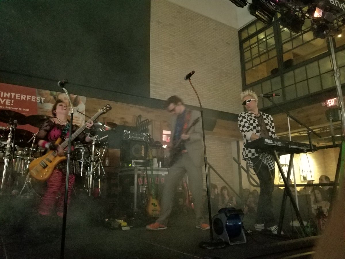 kayashouse's tweet photo. #Waterside District #Deloreans https://t.co/uDowVXajlI