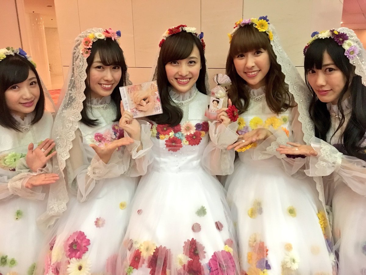 MiiKilv's tweet photo. 幕張向かうー！５人としての最後のライブ😭
実感湧かなすぎるし、本当に今日がきてほしくなかったな。本当にももクロって最強なんだよ、、 https://t.co/JzbVTjRhqx