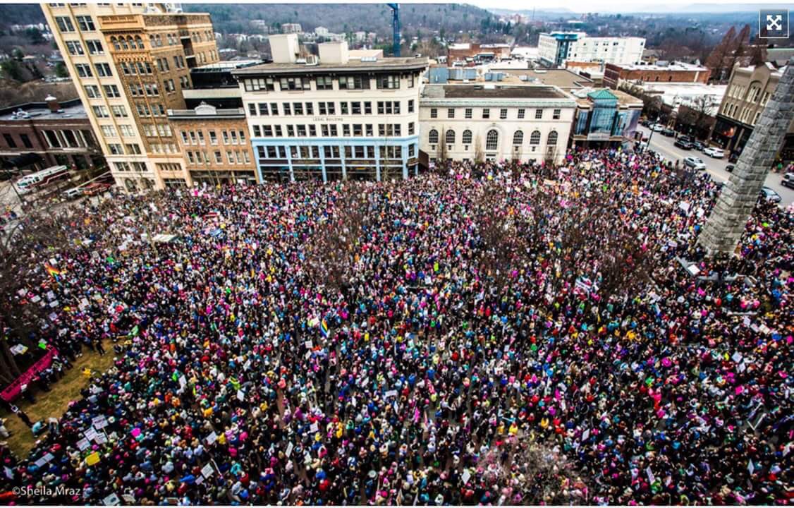 JulieMorr's tweet photo. @tonyschwartz Crowds not only in our nation, but across the world! And this in North Carolina! https://t.co/YboiOLQYOT
