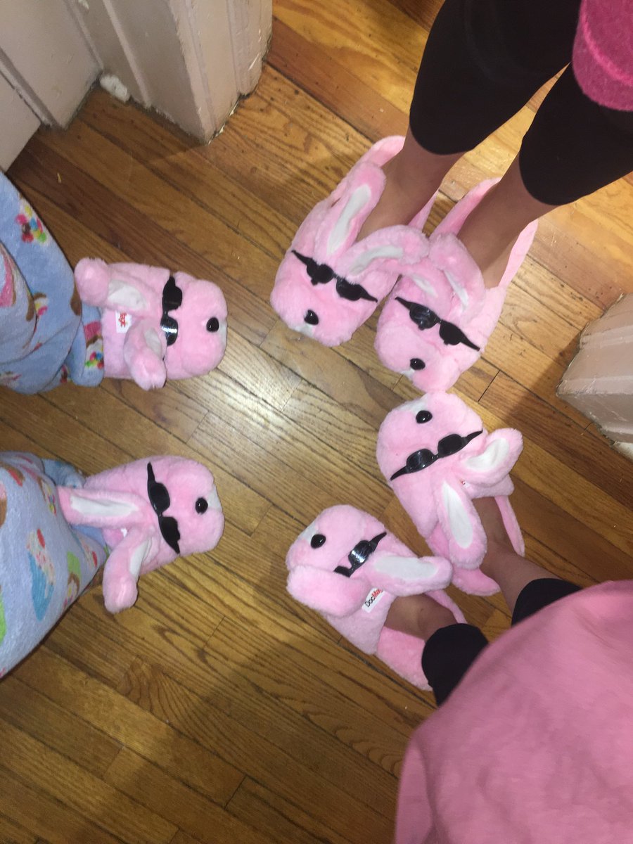 MTMideas's tweet photo. Thanks, @DocMagic! Tanya Brennan rocked the house and these 🐰 slippers made me the hero to my nieces when I got home! #NEXT2018 https://t.co/htGfkRIPHH