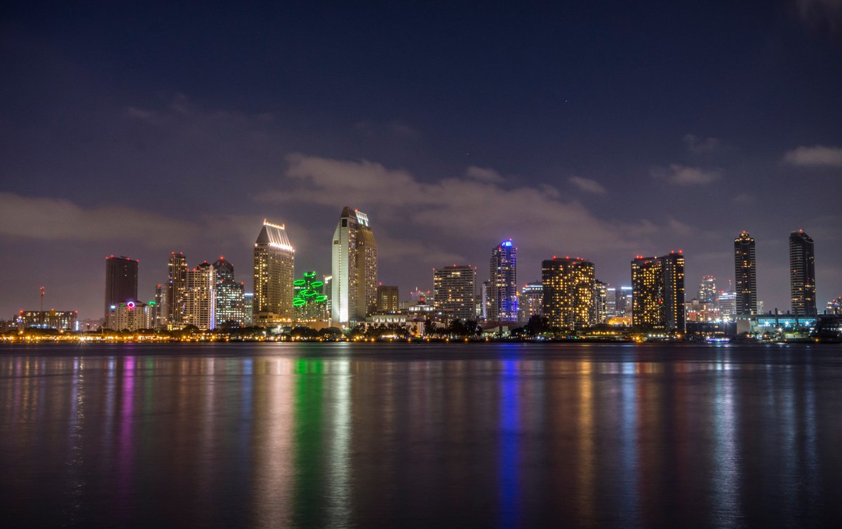 RDykstraPhoto's tweet photo. 📷San Diego's Beautiful Skyline!
#SanDiego #SDharbor #Skyline #citylights #reflections #photography #PhotoOfTheNight #PhotographyIsArt #city #landscapephotography #NightPhotography #photography #sunset #weekend #cityscape #sandiegobay #rdphoto https://t.co/kISEVmqcnb
