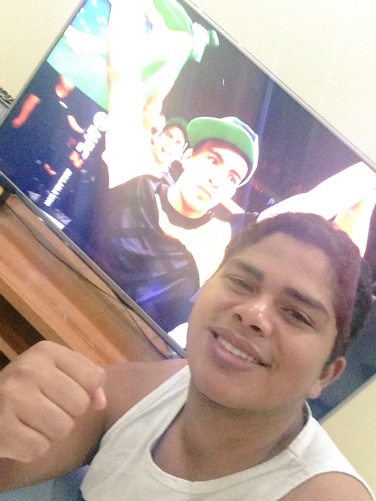 HellieltonH's tweet photo. #UFC220noCombate @ufc @canalCombate https://t.co/k2URVZbMFw