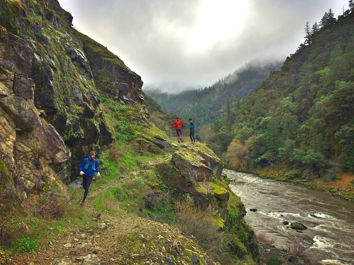 MaxKingOR's tweet photo. A few miles on the Wild Rogue never hurt the eyes...the legs are something else. 
#timetoplay @SalomonRunning @swiftwick @GUEnergyLabs @florahealthy https://t.co/nqBxkaK2J1