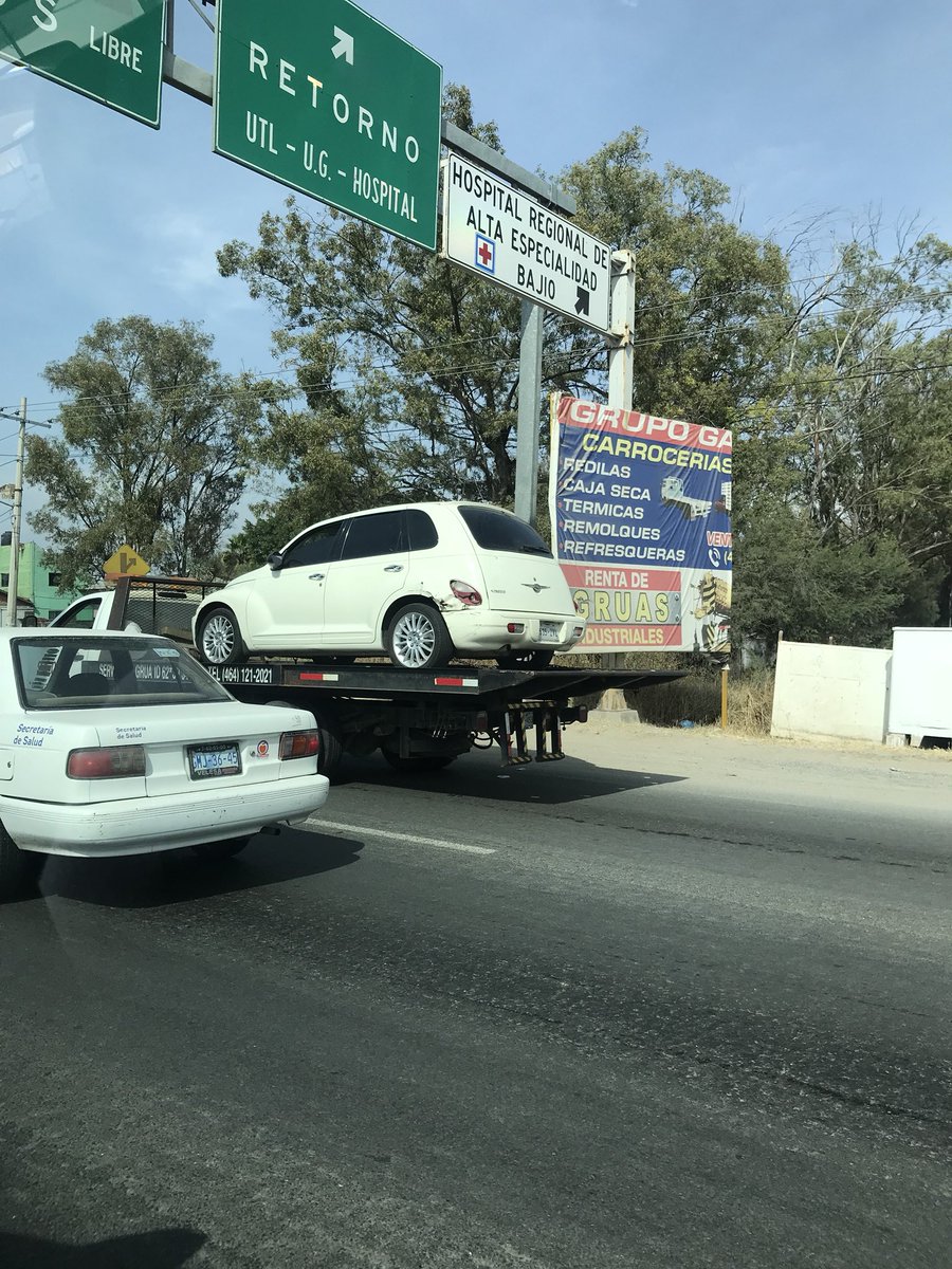 daniela_rt1's tweet image. Por fin la grúa se llevo el nanismovil #thankslord #thanksgod