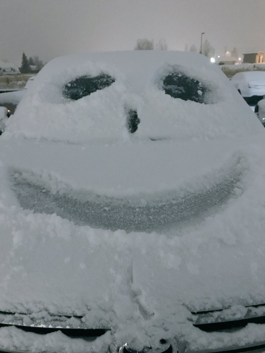 halincath's tweet image. ... #SnowStorm #smiles #freezing have a cold freezing tonight..
