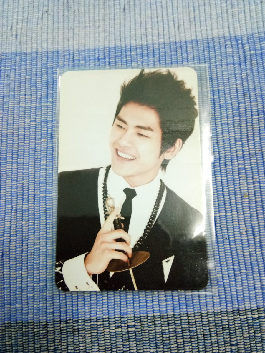 ขายอัลบัมอฟน tweet media