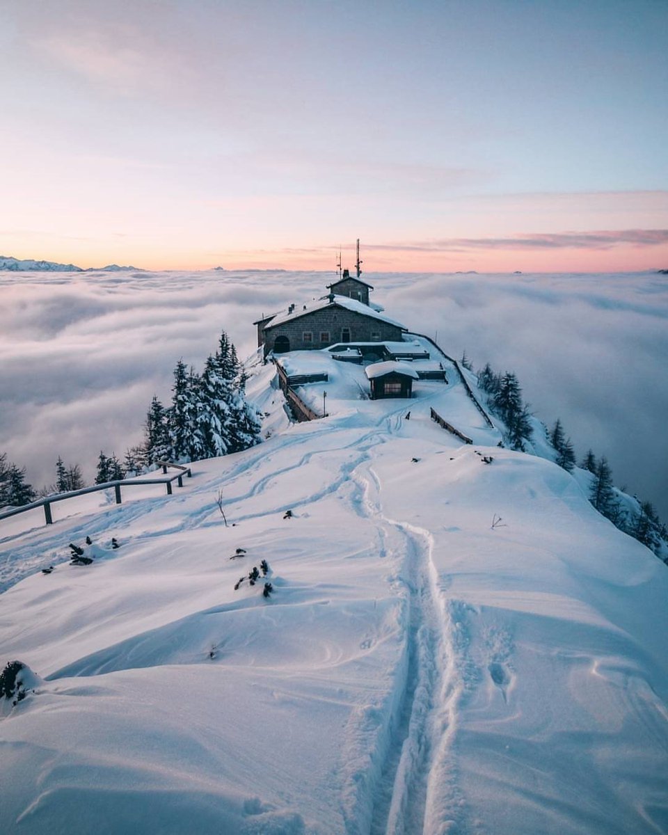 visualsplanet's tweet photo. Your daily inspiration! By: @zeppaio #visualsplanet https://t.co/ln5mLdnS0Y https://t.co/xdqf1z8wpD