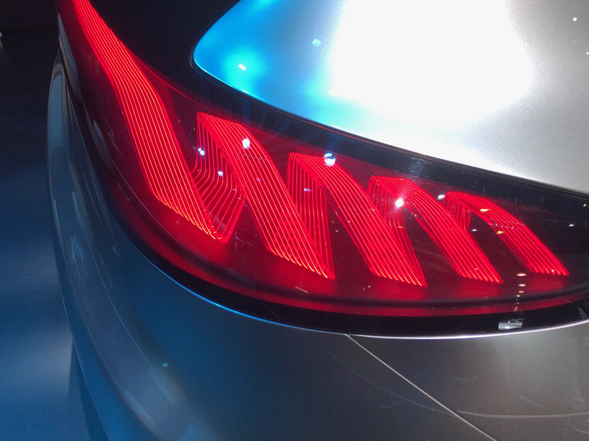 Versalume tweet media