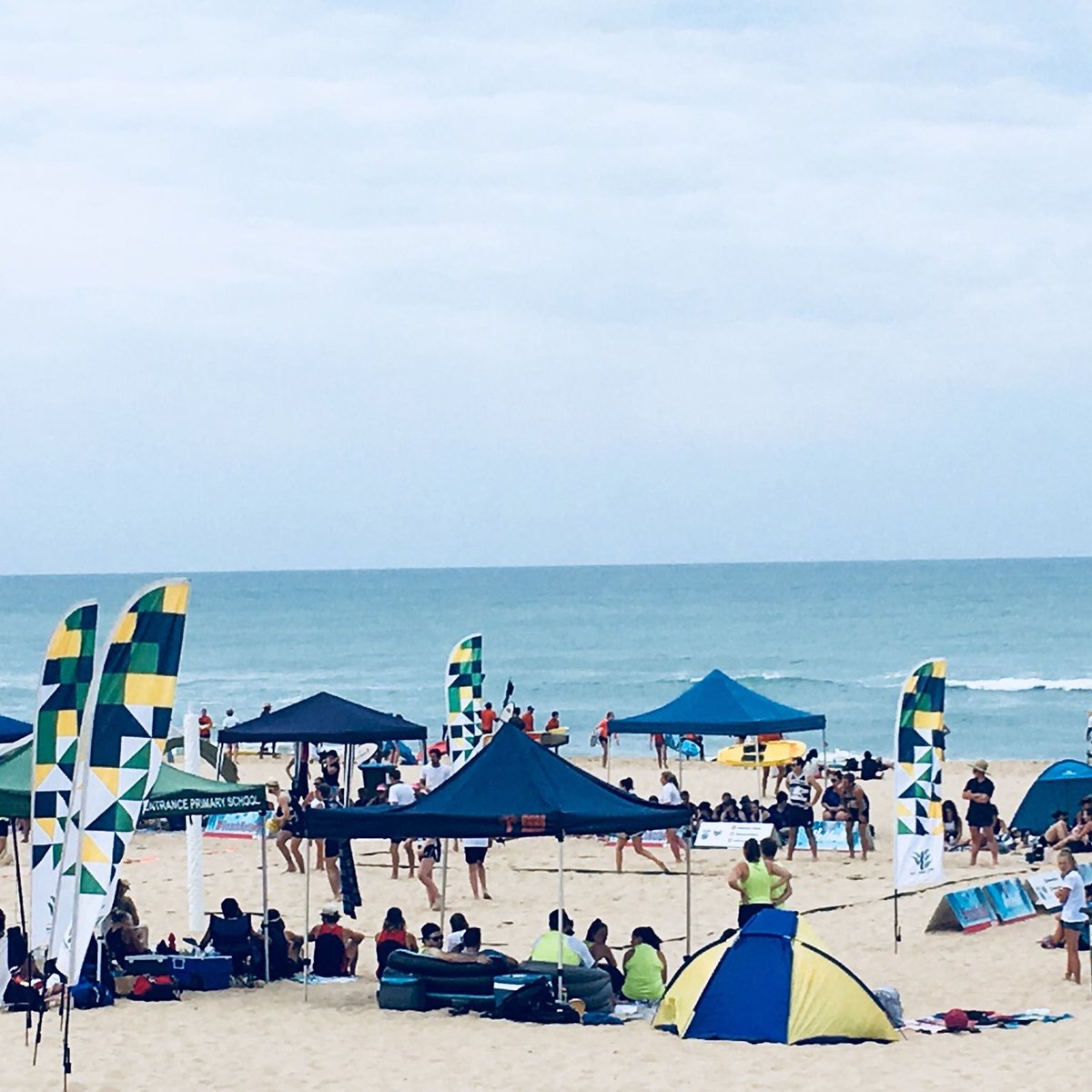 netballvic's tweet photo. Day 2 of Beach Netball is underway in Lakes Entrance.
#playbetweentheflags #BeachNetball @VicHealth @LoveEastGippy ☀️🏐🏖 https://t.co/Vg5tJUmCHA