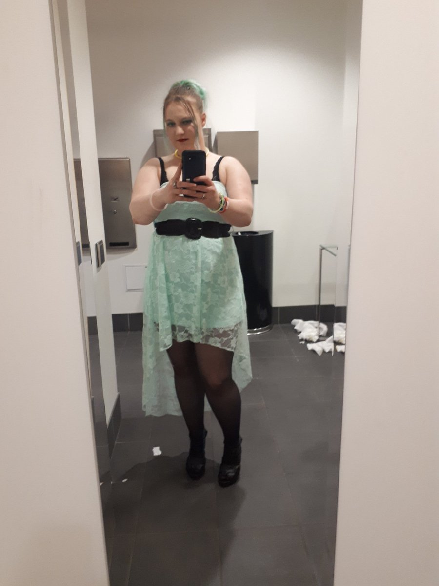 Got dressy for a Gala! Actually like how I look for once!!