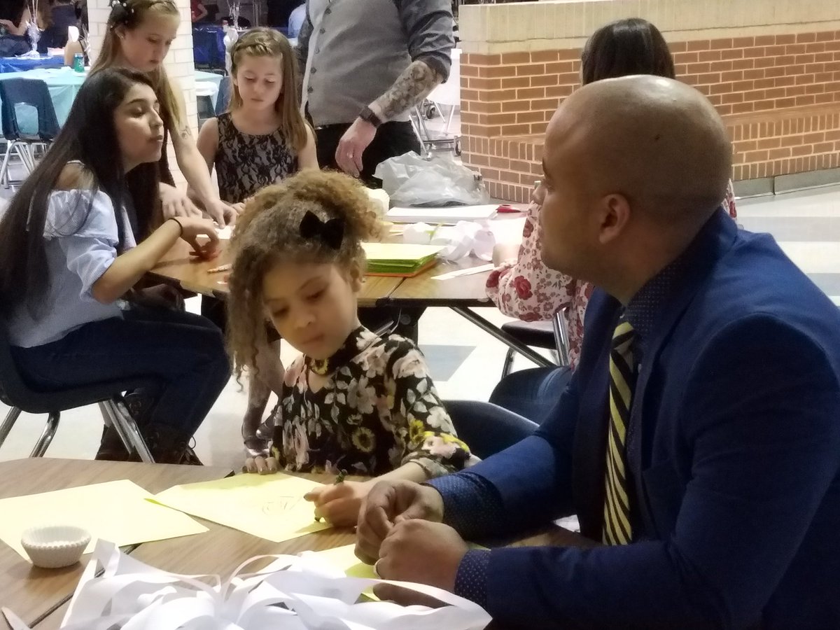 FRHSCheerNation's tweet photo. Daddy Daughter Dance happening RIGHT NOW!! Come join the fun! #DDDance #RidgeCheer #RidgeNation #ItsBetterAtTheRidge #PantherPride #UCA https://t.co/4ikplUd5aq
