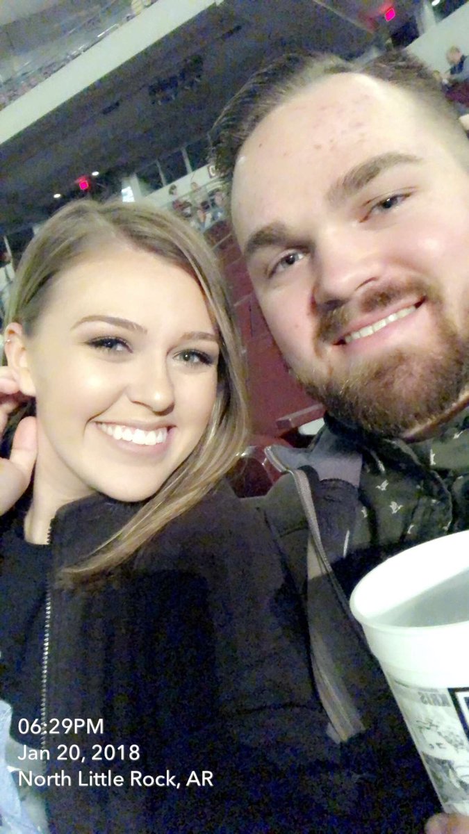 abbygentry32's tweet photo. Waking up everyday and being chosen over and over by this sweet soul is the most amazing feeling💓 https://t.co/dtNdys6bSn
