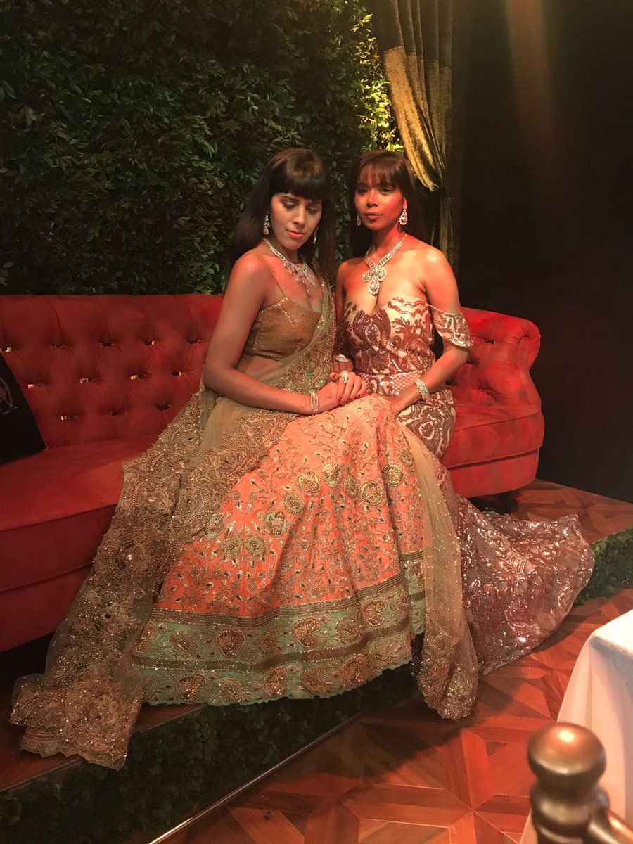AbhdOfficial's tweet photo. #AmyBillimoria showcased a collection defined by sheer glitz and glamour at The Wedding Junction Show along with jewelry by Rhea Nasta, #PopleyDiamonds #GarnerBears for #DellaResorts.

DM us for an appointment. https://t.co/eMiCzZl4ED