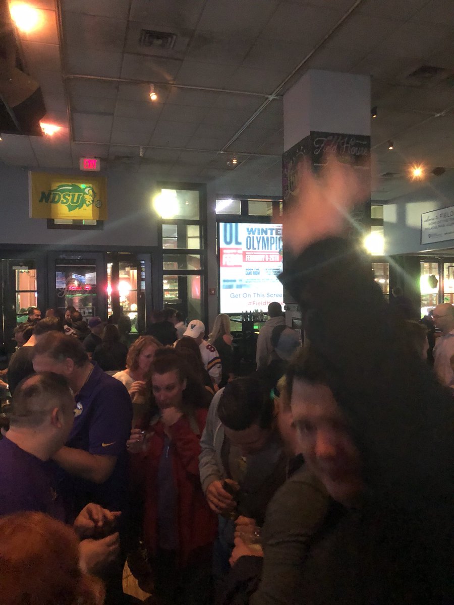 thechrishanson's tweet photo. Luuuuuuve this place! @FieldHousePHL! #skol #FieldHousePhilly https://t.co/KpyY6ZO54G