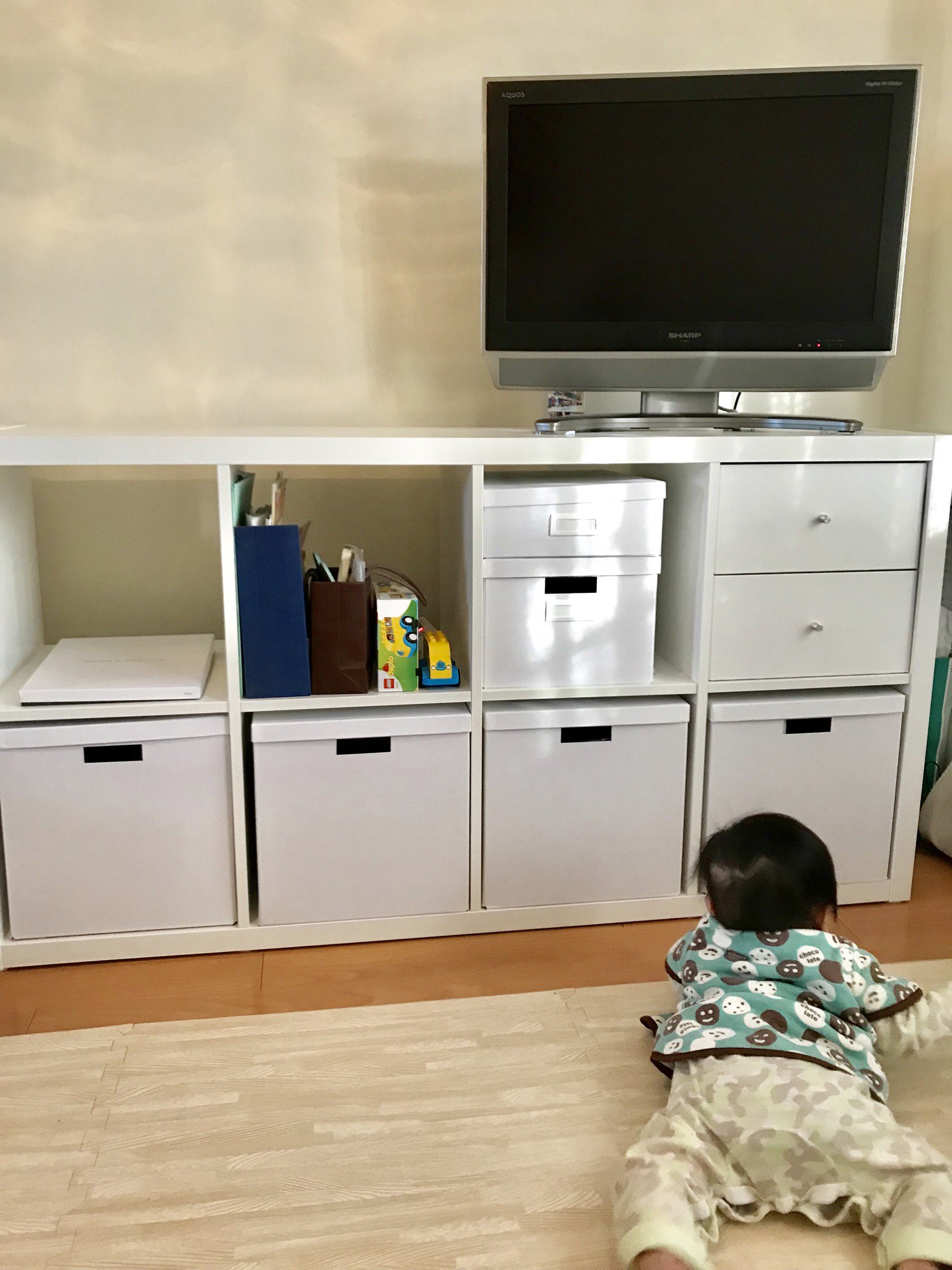 sskQ10 on Twitter &quot;IKEAの棚とボックスで赤ちゃんにも安心なリビングに^ ^ イケアのボックスが好き TVバシバシ