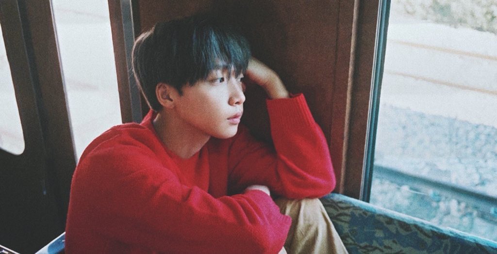 잘생긴남돌봇 tweet media