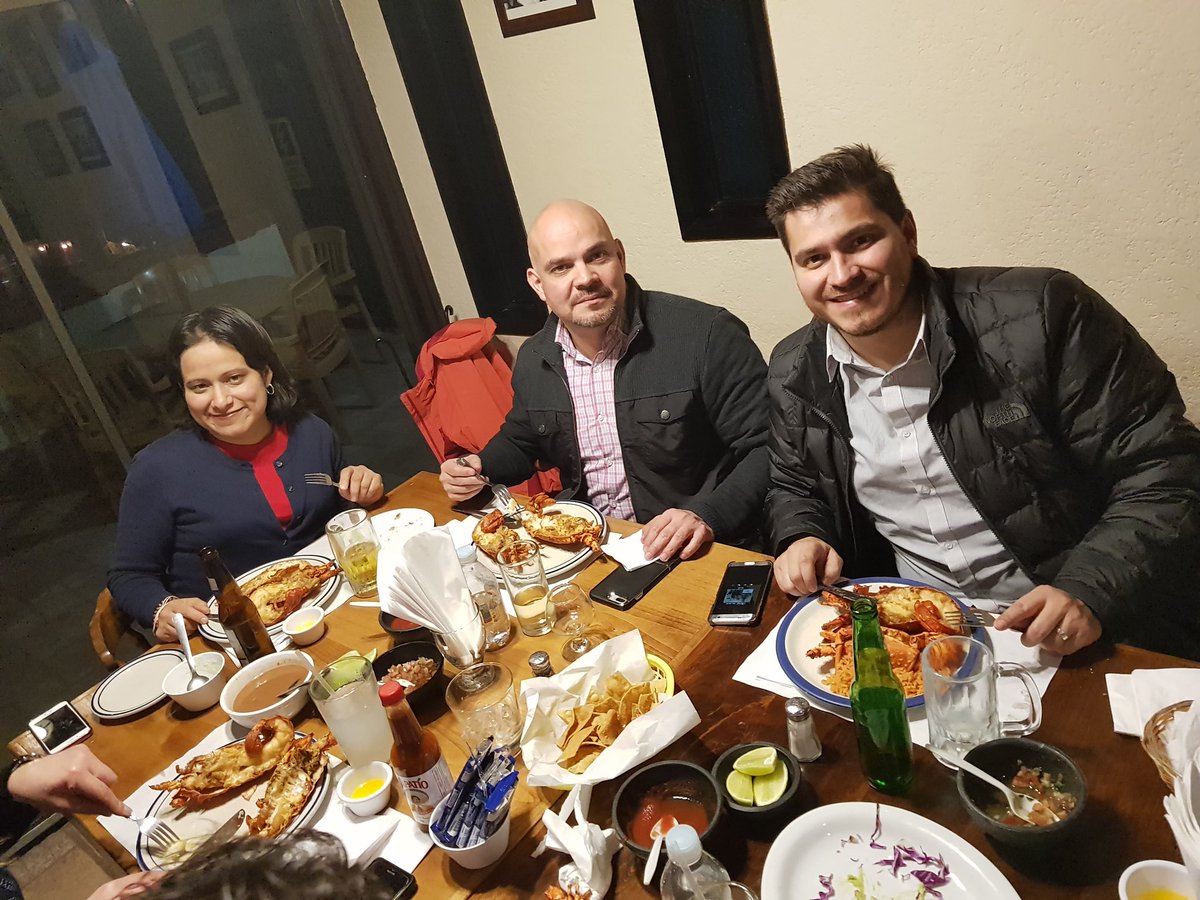 ejmontest's tweet photo. Cerramos con un must en @PuertoNuevoBC el platillo insignia de Casa de la Langosta con el que cerramos una gran oportunidad de estrechar relaciones de negocio con nuestros @DellEMCPartners Mil gracias! @JarElectronica @AISScontacto @Sertei_mx #VTS @DellEMCMX #RealizeTogether https://t.co/InpntsS56W