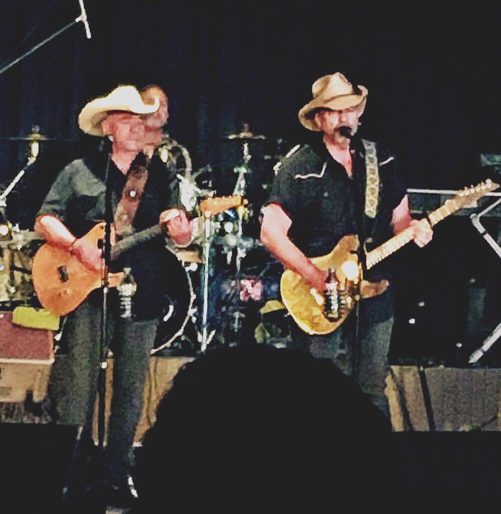BellamyBrothers's tweet photo. #soldouttonight #walhallasc #thankyou https://t.co/QeGW1ZL7Lb