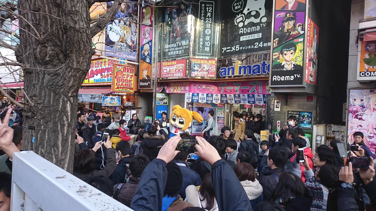 ポプテピピックのイベント、ポプ子が出てきた時のファンの一体感がスゴイ♪