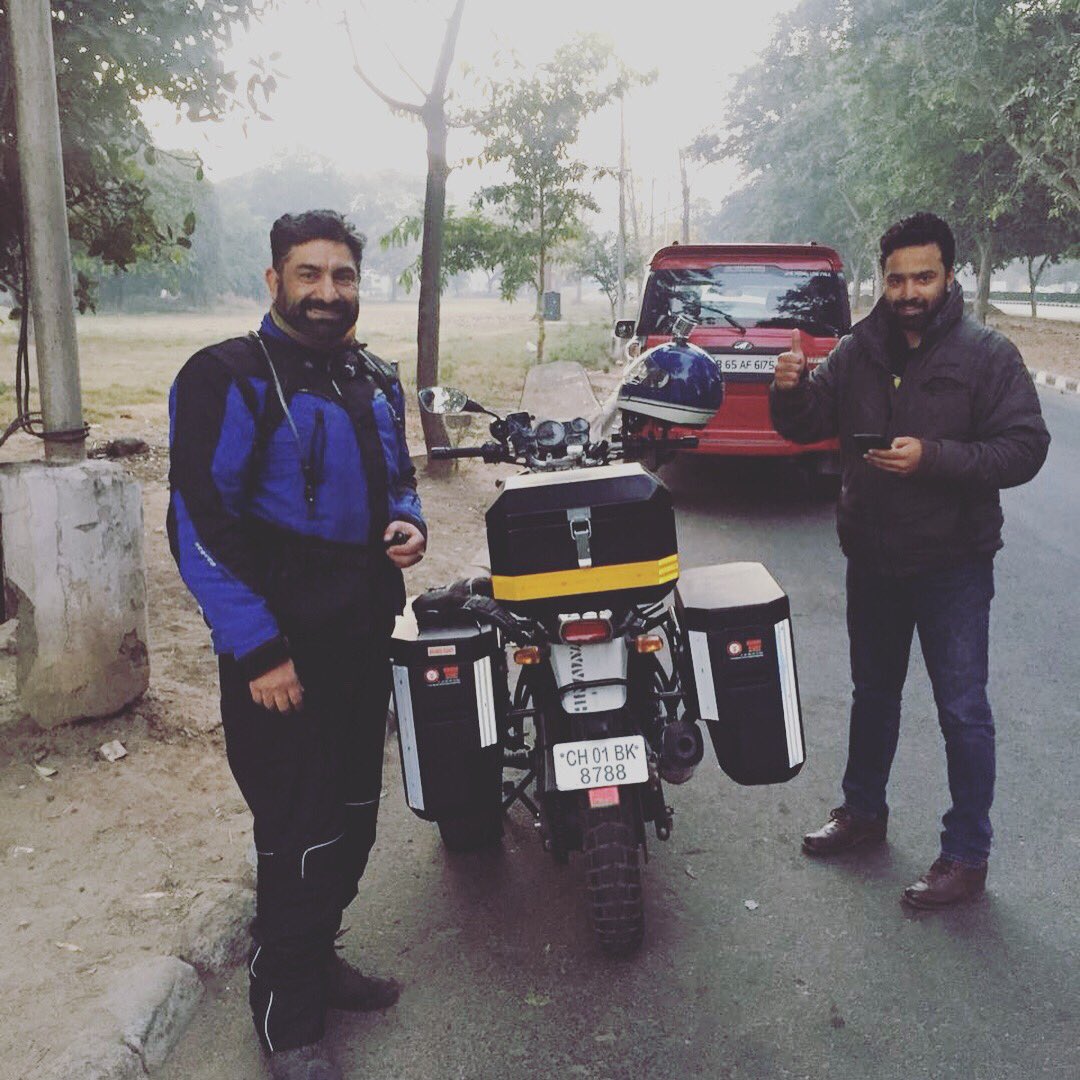 orangecandygear's tweet photo. #saturdaysarefortheboys 😬
Riding season is back and we are making the most of it. @BOBMCRiderMania we are all set and on our way to the #maharm2018 
#orangecandygear #motorcyclegear #motorcyclediaries #himalayan #royalenfieldindia #chandigarh #travelontwowheels #travelonabike https://t.co/C8Yh784jIj