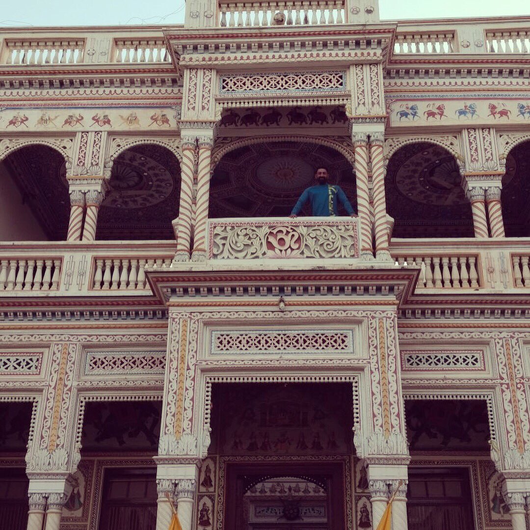 orangecandygear's tweet photo. Wake up in a #palace on a #sundaymorning ... check! ✅ We’re having fun being spoilt on Sunday and hope you’re too. #orangecandygear #panniers #motorcyclegear #motorcyclelife #palacelife #india #culture #architecture #royal #incredibleindia #travelontwowheels https://t.co/T2DFzu7Vu8